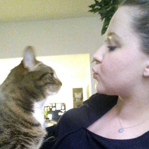 Meet your Posher, Lexi - Picture 3 of 5